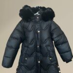 Lányka hosszított téli kabát fekete színben